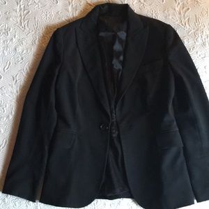 Black tailored blazer...